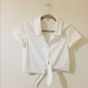 Wilfred Tops - Wilfred cropped white collar button up top. Wilfred Tops - Wilfred cropped white collar button up top.